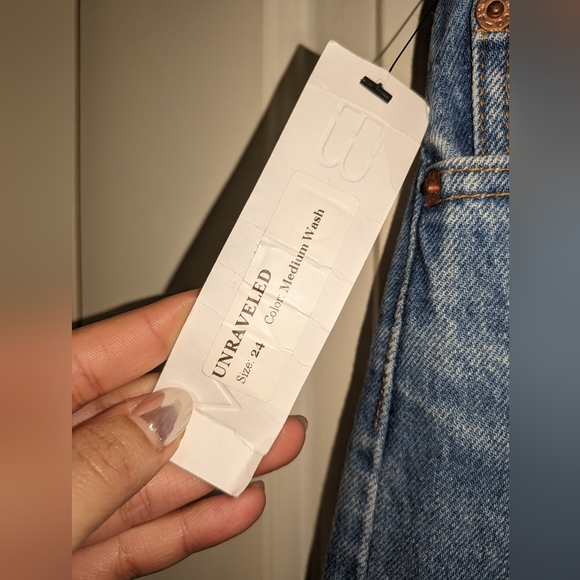 2. NWT EB DENIM VINTAGE UNRAVELED STRAIGHT LEG IN MEDIUM WASH - Picture 11 of 13